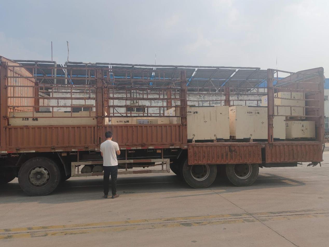 Máy thổi khí có ổ trục lá