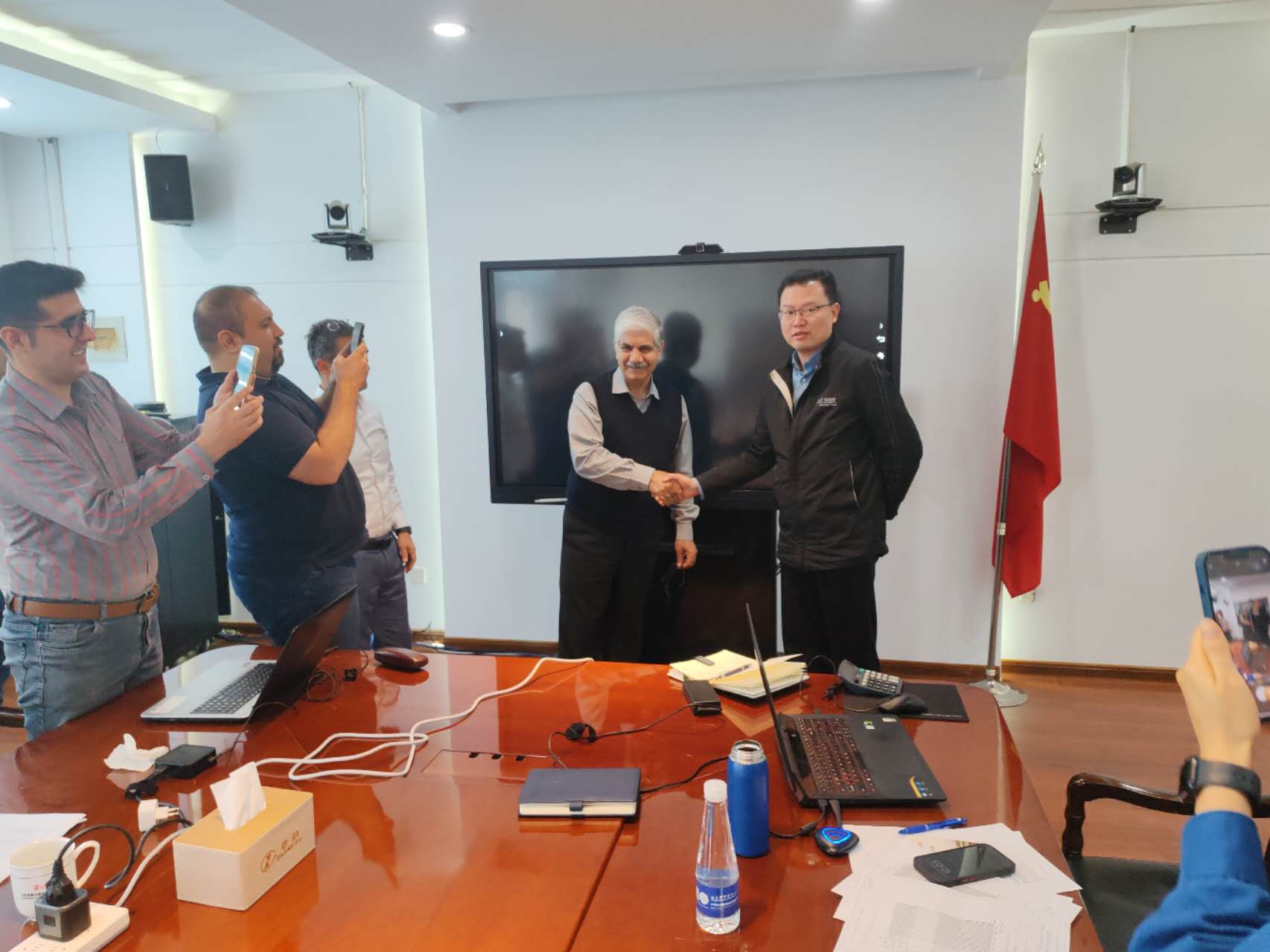 Máy thổi khí ổ trục lá